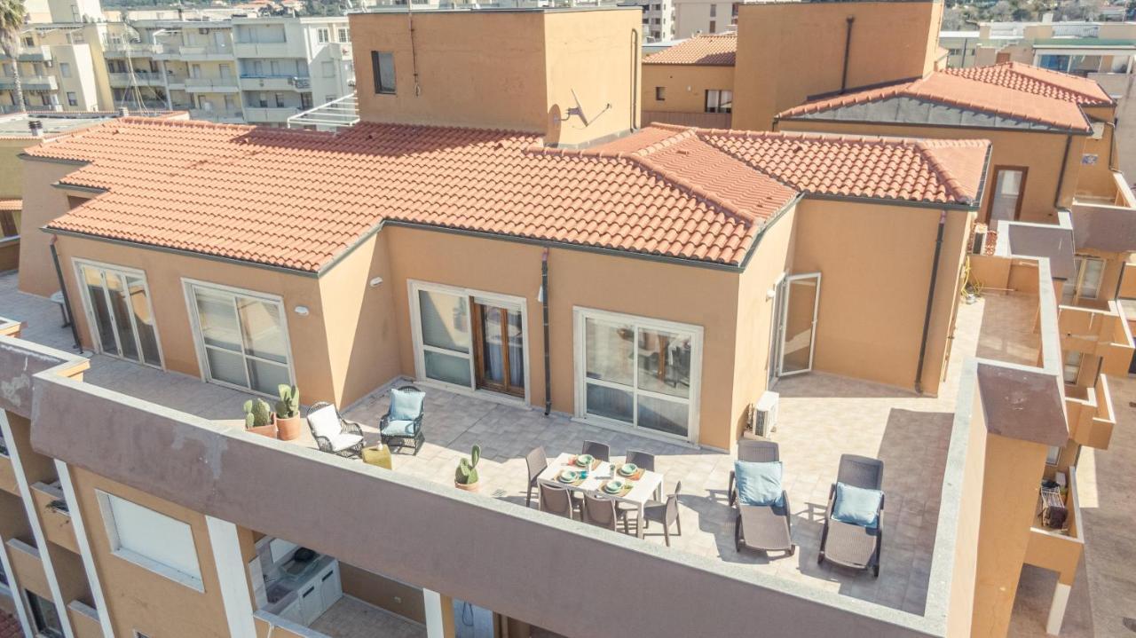 Appartamento ATTICO PANORAMICO ALGHERO parcheggio gratuito e wifi Esterno foto